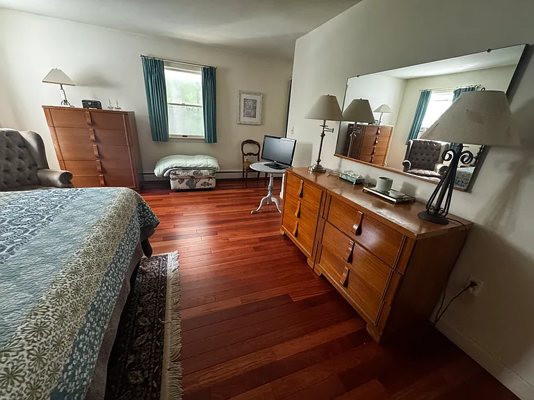 Main bedroom.