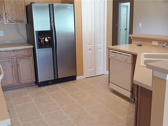 3rd image of 1126 Emerald Hill Way
