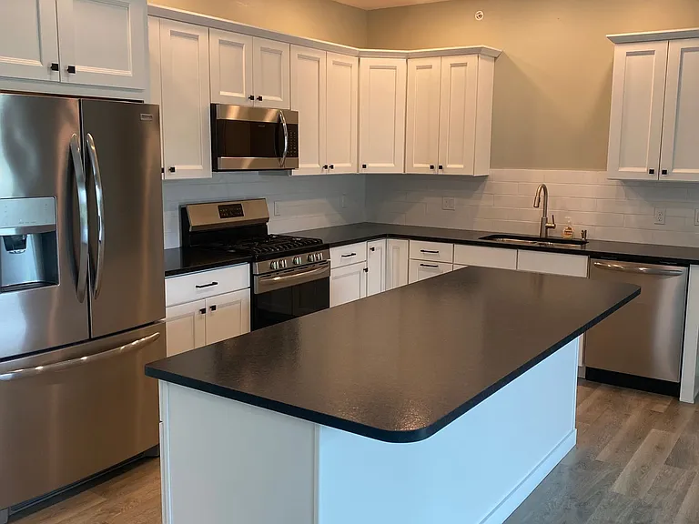The Tides 1510 Veterans Dr — Photo 3