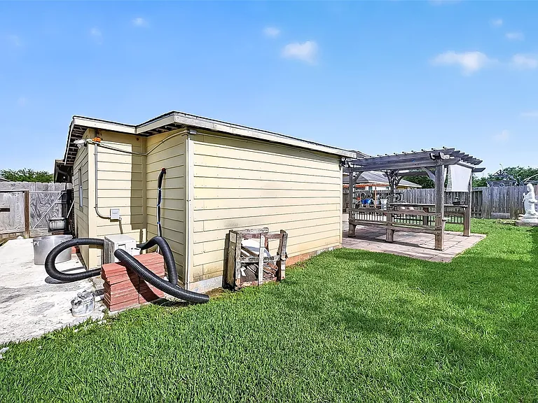 9322 Limestone Ranch Ln — Photo 47