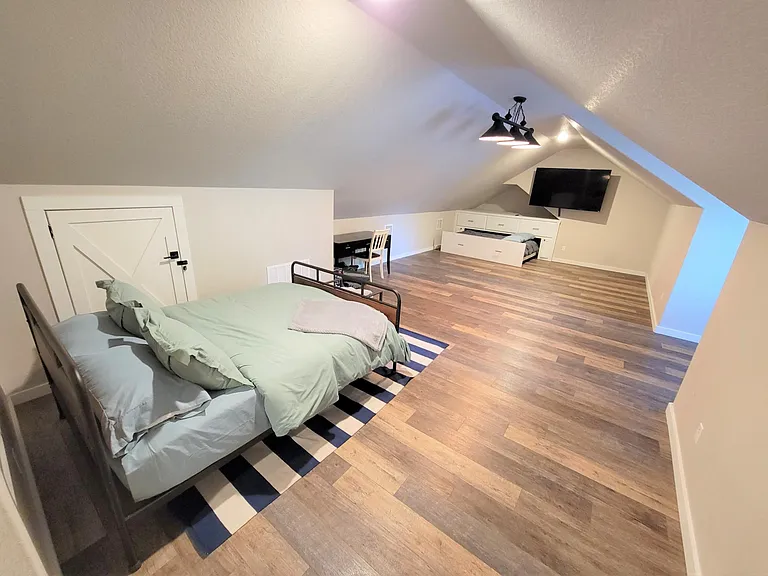 936 N Union Ave — Photo 17