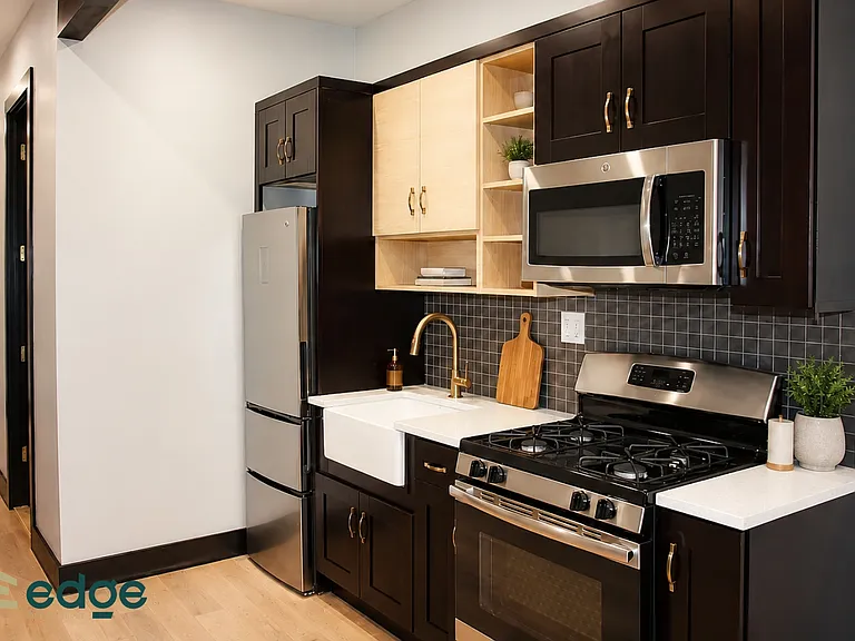 148 Meserole St #3A — Photo 2