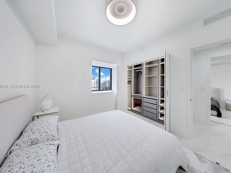 700 NE 24th St #1403 — Photo 16