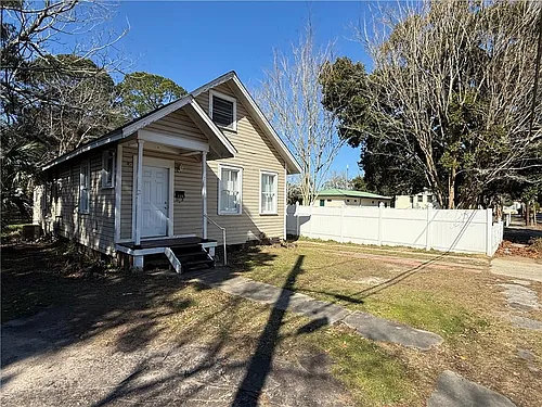 125 Garnett Ave Photo 1