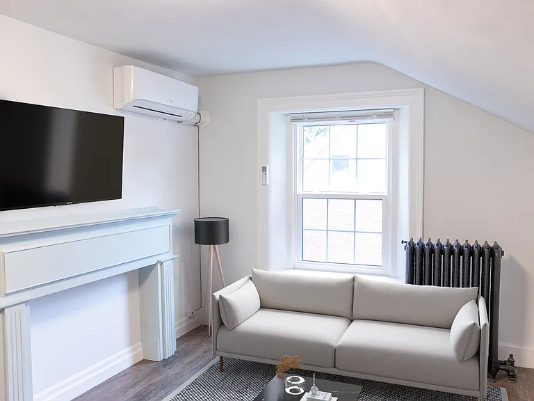 2014 Edinburgh Dr — Photo 22