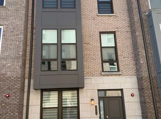 13378 Sherwood Park Ln, Herndon, VA 20171