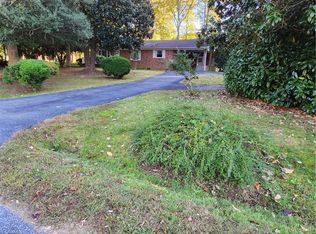 1010 Elizabeth St, Walnut Cove, NC 27052