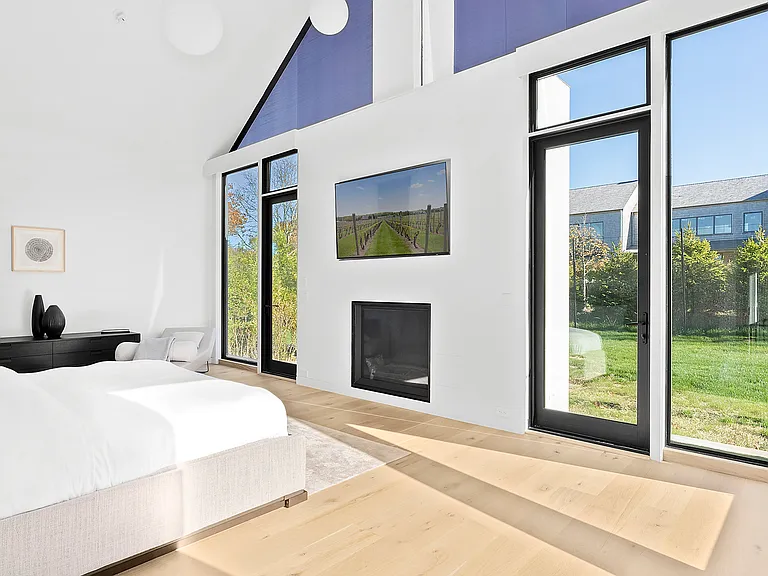 179 Montauk Hwy — Photo 13