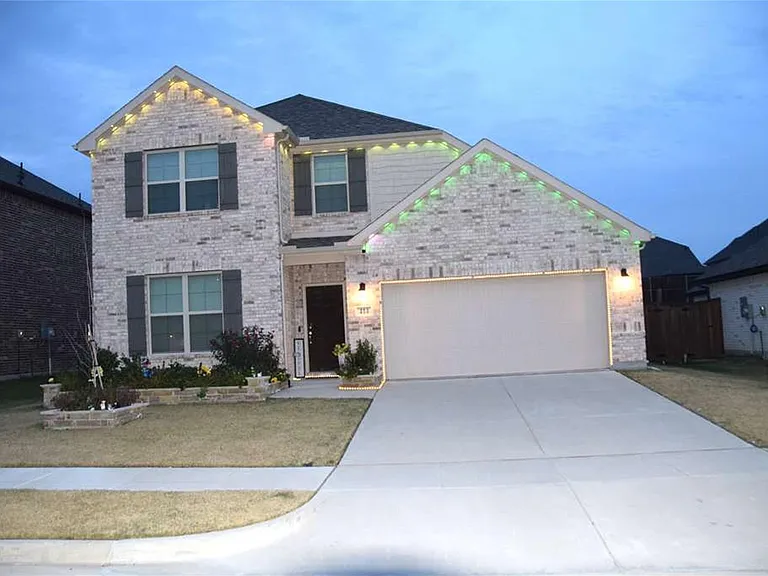 414 Parkford Dr — Photo 2