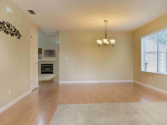 4th image of 10116 Alexandria Ct