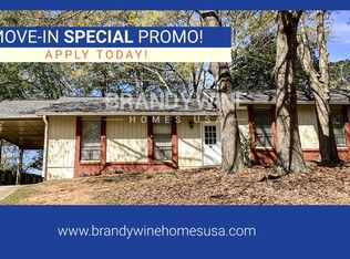 6673 Woodfield Ln, Rex, GA 30273