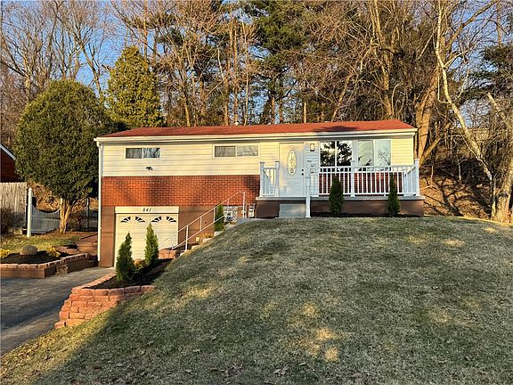 2nd image of 841 Cottonwood Dr