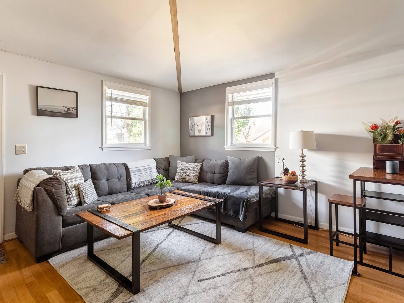 2 bed, 750 sqft, $1,650 — Photo 1