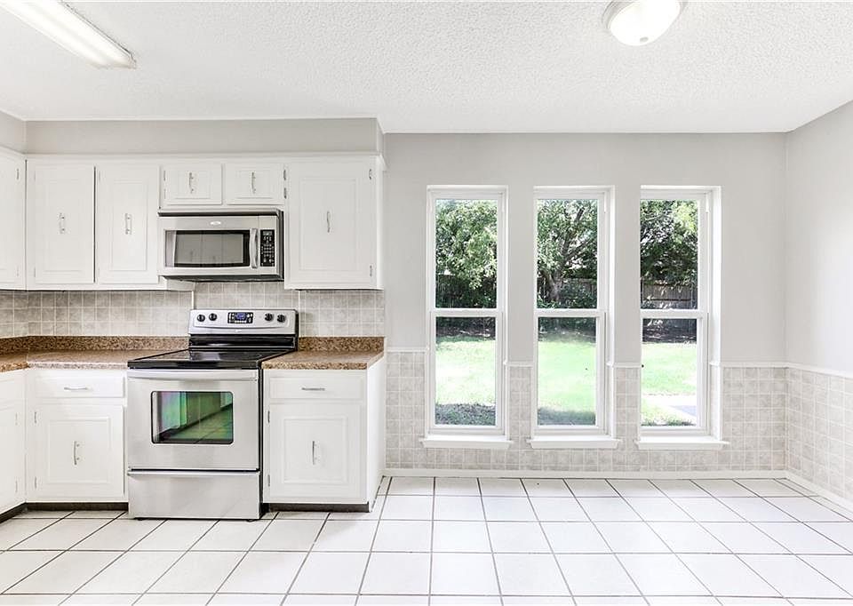 1st image of 8421 Donna Dr