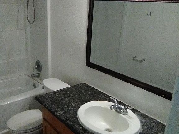4th image of 974 N Lafayette Ave APT 101