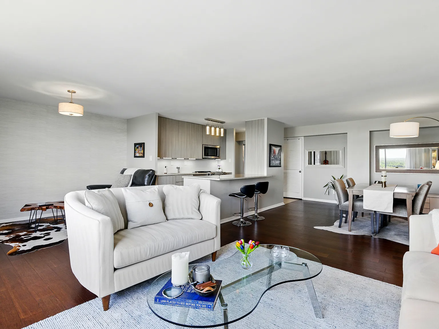 3 bed, 1440 sqft, $3,300 — Photo 3