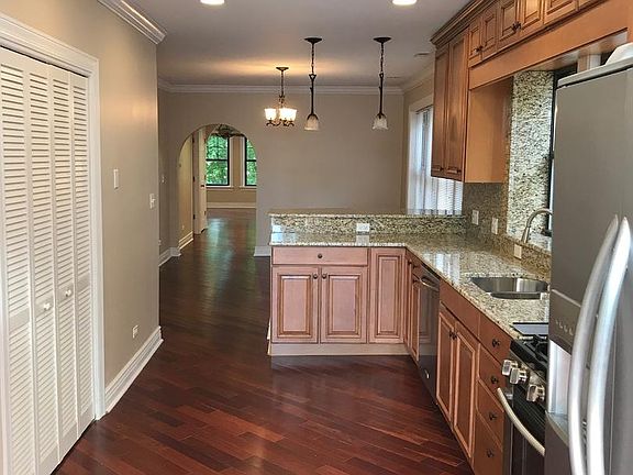 5th image of 7355 N Seeley Ave APT 3F