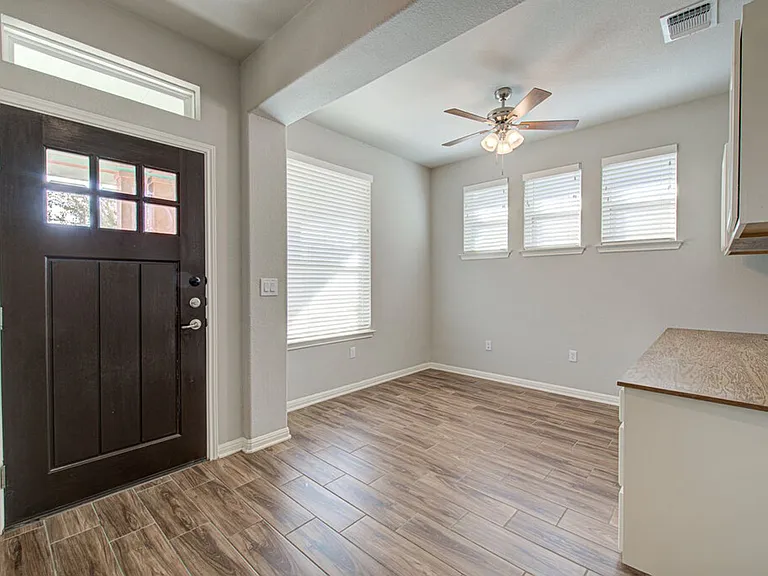 8816 Blaze Dr — Photo 3