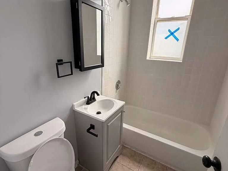 1515 S Millard Ave #2R — Photo 2