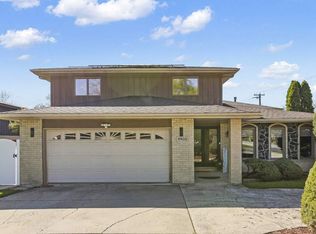 9900 S 86th Ct, Palos Hills, IL
