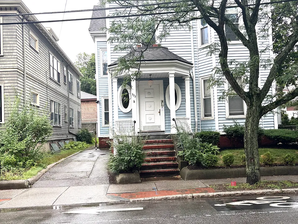 322 Brookline St #1