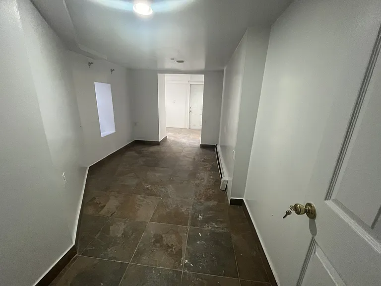 678 Union Ave #1B — Photo 4