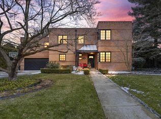 158 Merriweather Rd, Grosse Pointe Farms, MI 48236