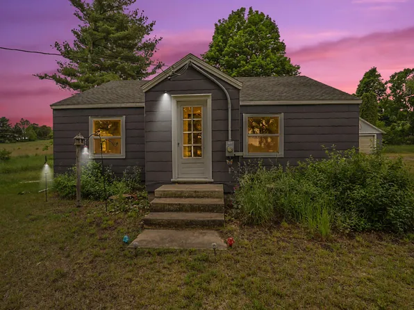 3160 Ballard Rd, Benzonia, MI 49616