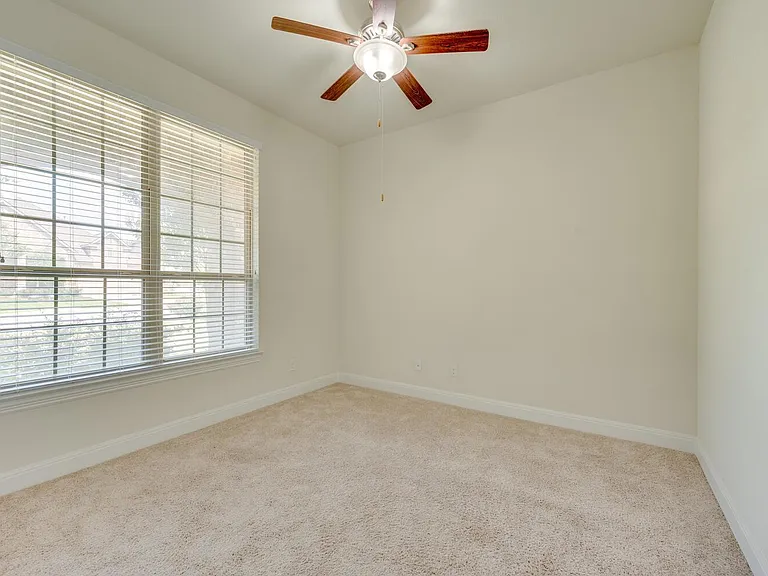 845 Richardson Ln — Photo 6