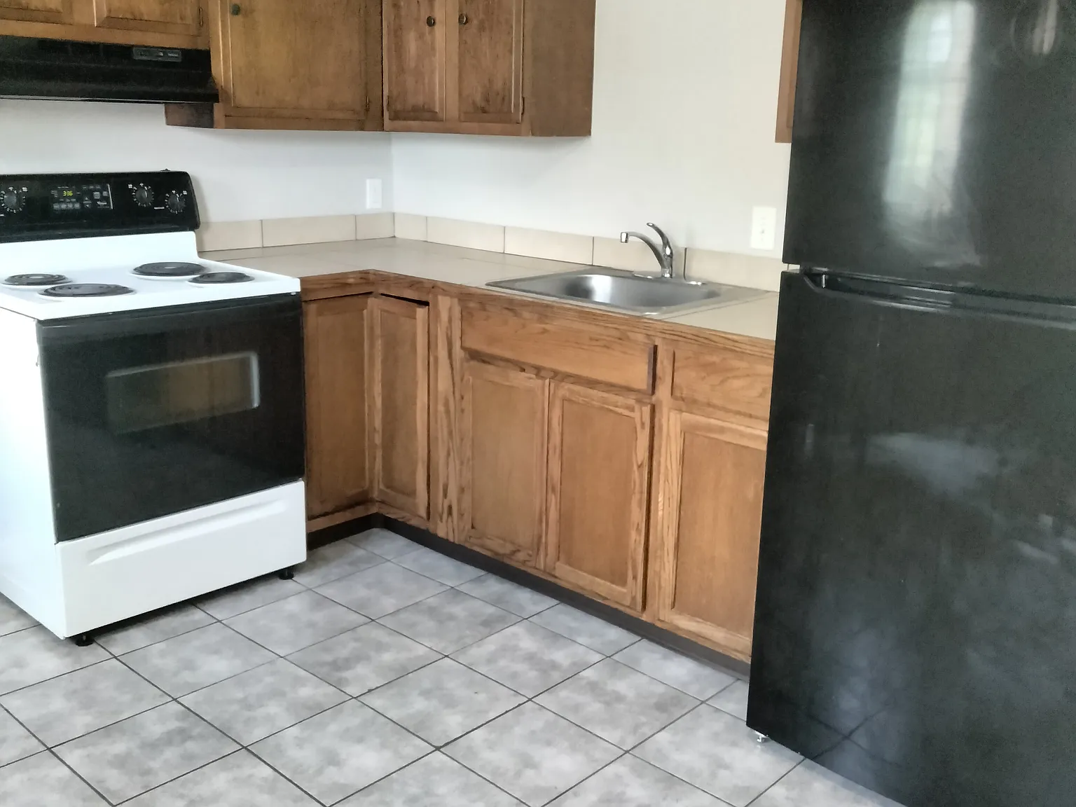 2 bed, 1100 sqft, $1,350 — Photo 4