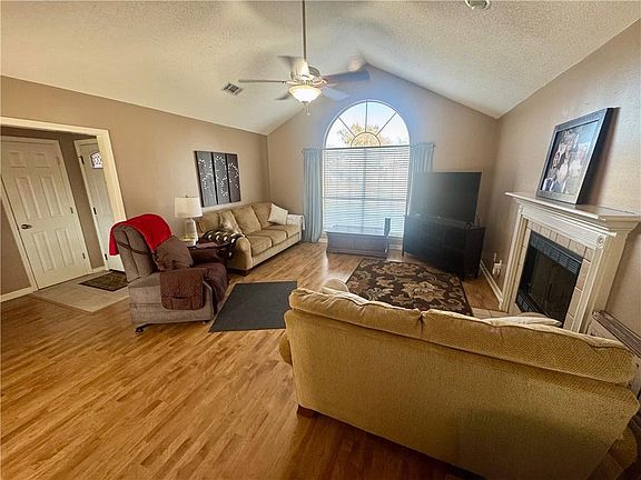 2nd image of 6044 Cambridge Dr