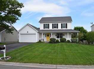 1578 Hayride Dr, Farmington, NY 14425