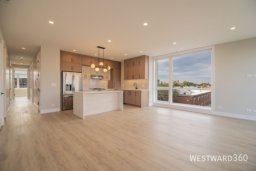 1st image of 2351 W Flournoy St #201