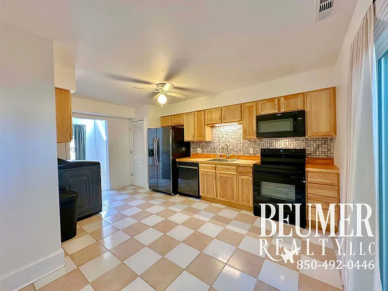 4833 Huron Dr — Photo 6