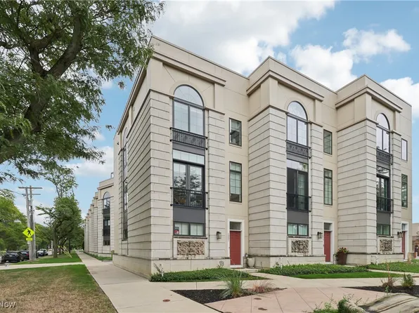 1221 W 117th St, Cleveland, OH 44102