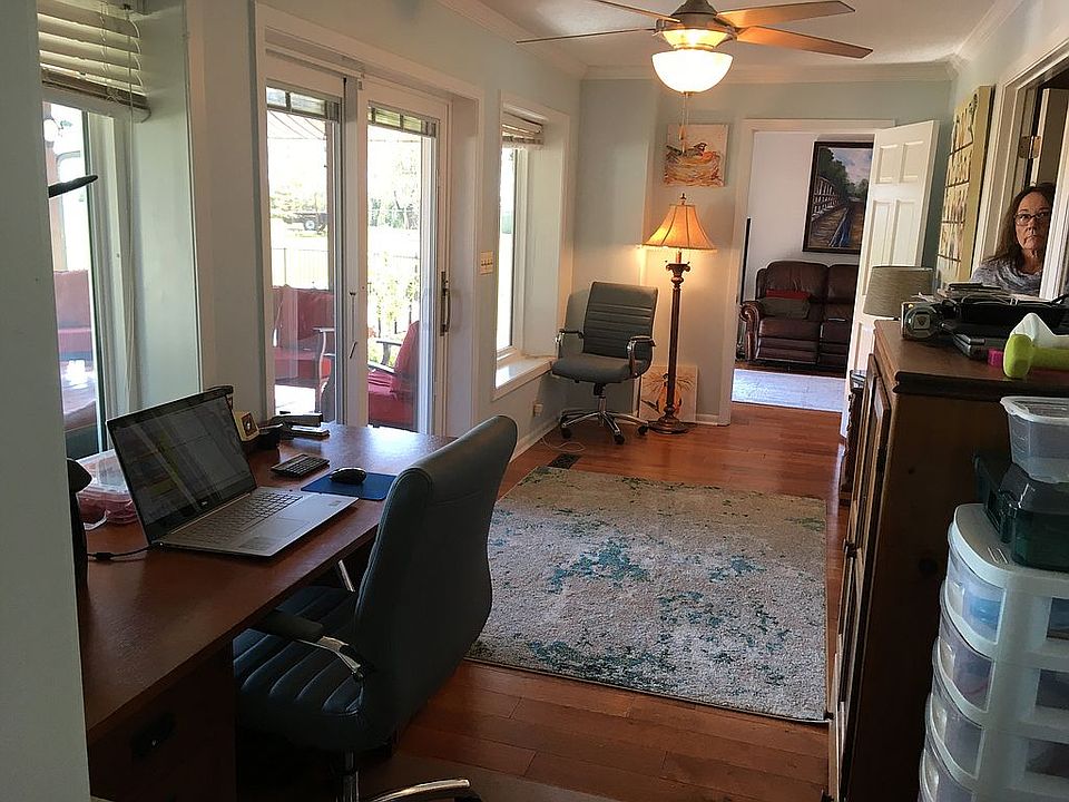 OFFICE FACING DEN