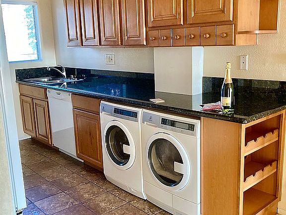 3rd image of 271 S Ventura Rd Unit 296