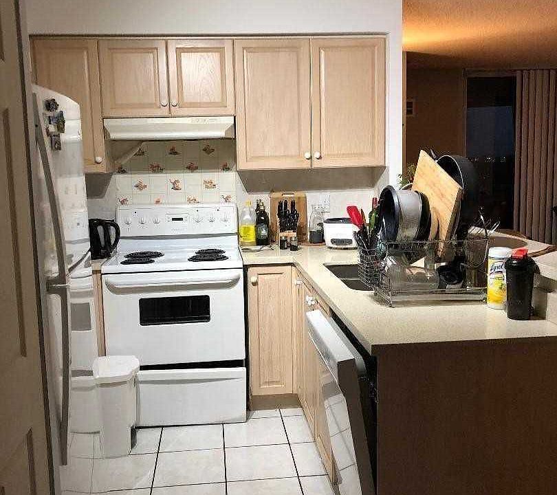 2nd image of 7 Lorraine Dr #2305