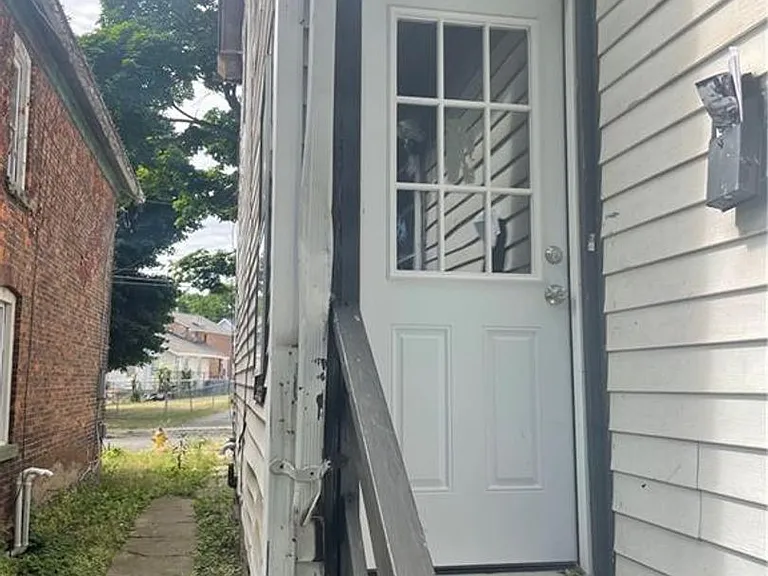 50-52 Davis St — Photo 2