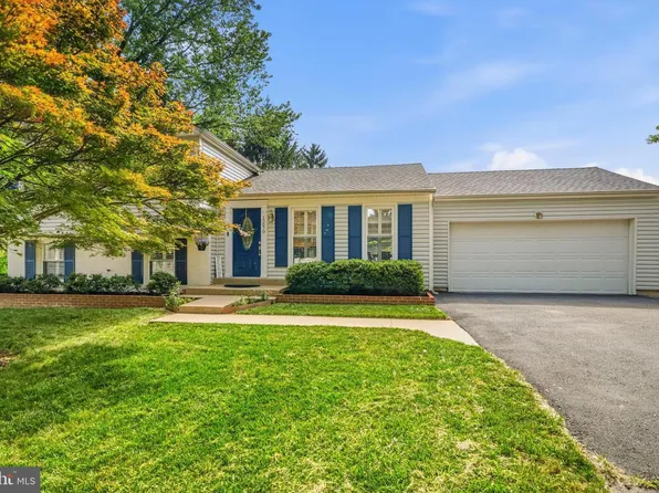12670 Magna Carta Rd, Herndon, VA 20171