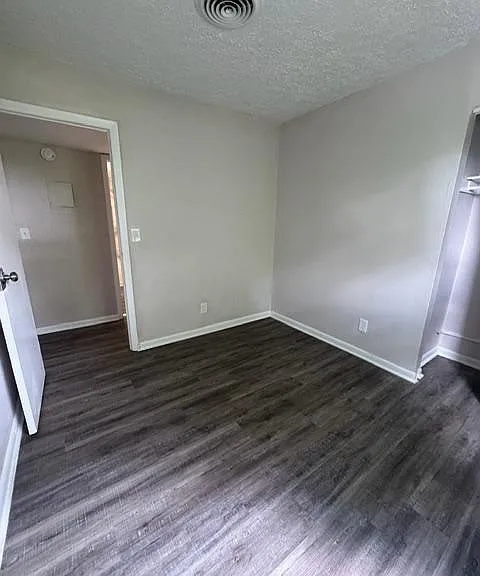 2032 Catalpa Dr #E — Photo 9