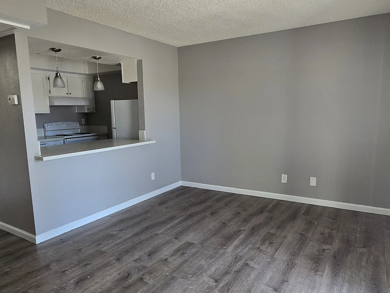 Studio, 400 sqft, $823 — Photo 3