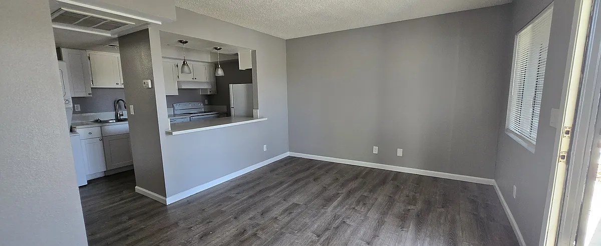 Photo 2 of 15 - 6416 Casada Way #3 - Las Vegas, NV Building Photo - 6416 Casada Way #3