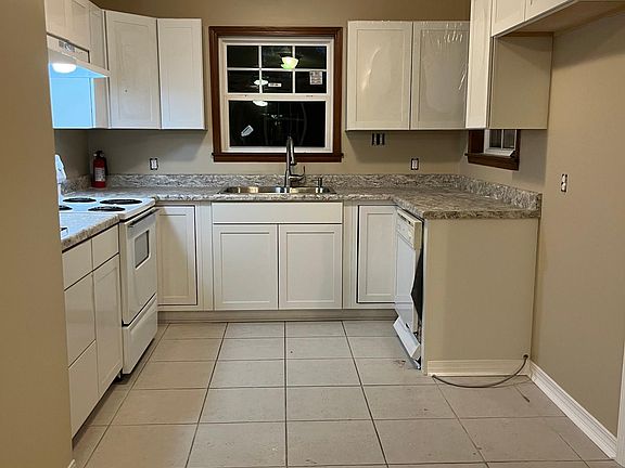 5th image of 1105 Anna St