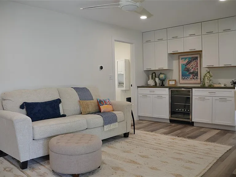 726 Birdsong Ln — Photo 18