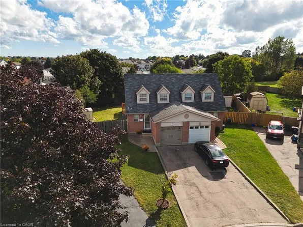 415 Hadfield Ct, Cambridge, ON N3H 5M4
