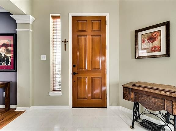 3rd image of 8812 Jennifer Ct
