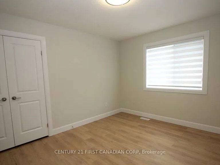 2269 Southport Cres #UPPER — Photo 13