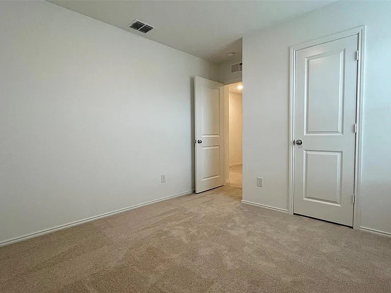 1130 Arborwood Dr — Photo 5