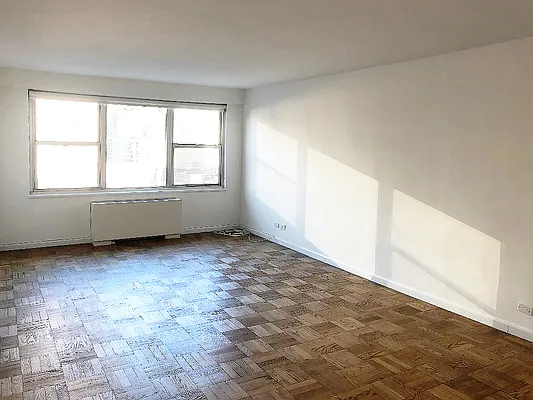 Rented by Buchbinder & Warren | media 18